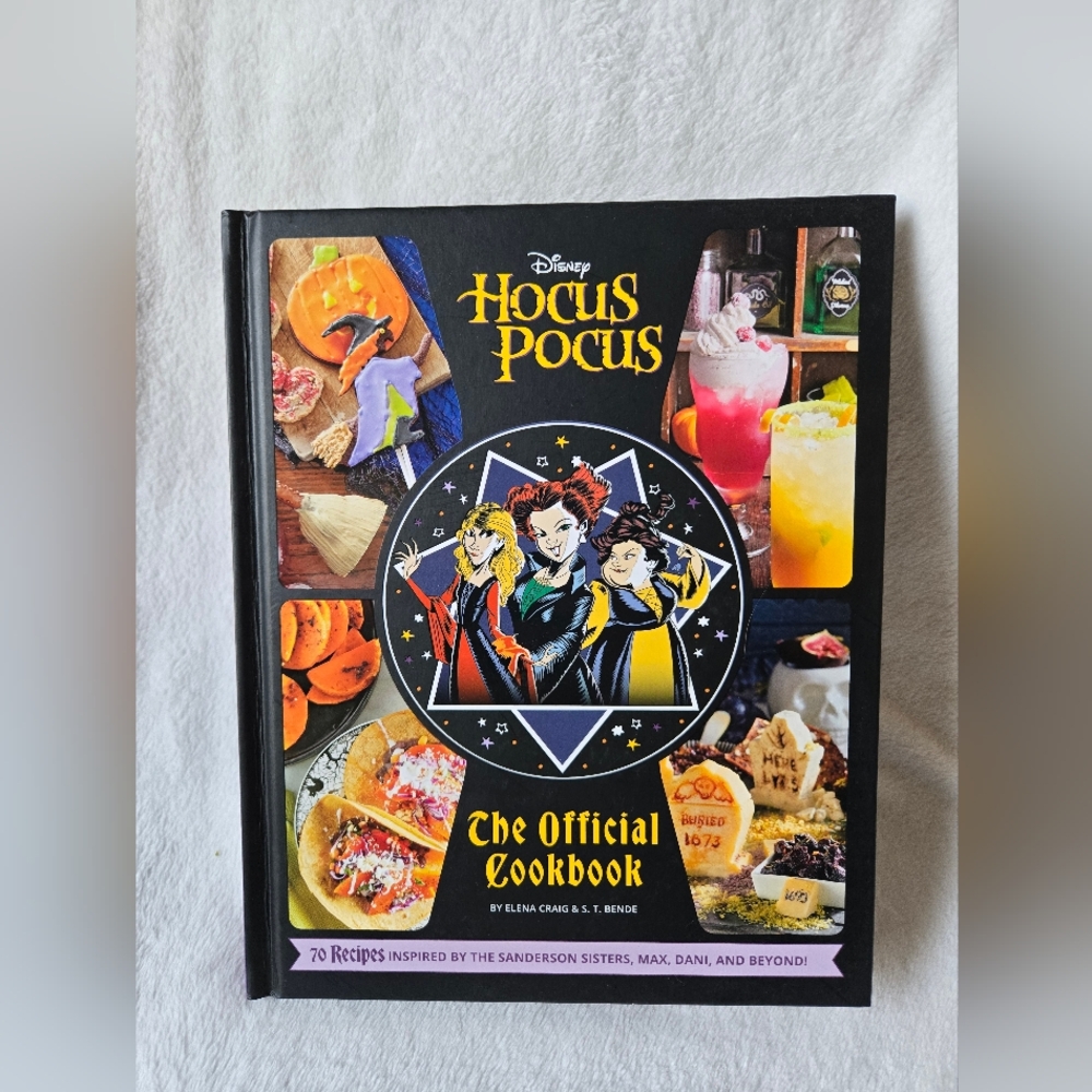 Disney Hocus Pocus Official Cookbook - Black